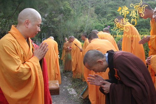 南普陀寺悟鼎法师闭关九年今日出关(图7)