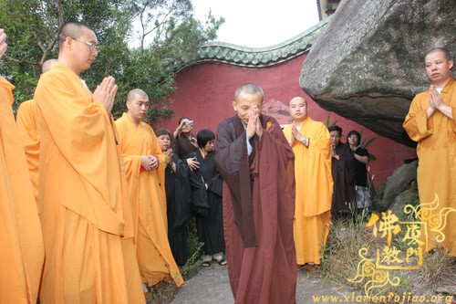 南普陀寺悟鼎法师闭关九年今日出关(图6)