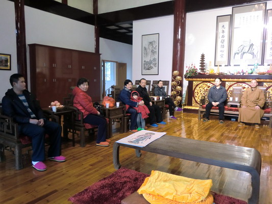 福建省三明市书画院院长黄文渊先生及其亲属拜访本寺方丈了法大和尚(图1) 福建省三明市书画院院长黄文渊先生及其亲属拜访本寺方丈了法大和尚(图1)
