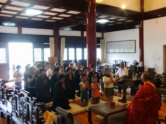 本寺方丈了法大和尚给温州来的信徒皈依(图5)