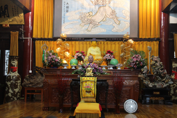雁荡山能仁寺举行佛七共修法会，了法大和尚开讲《佛说阿弥陀经》(图3)