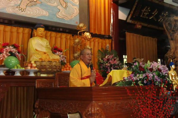 雁荡山能仁寺举行佛七共修法会，了法大和尚开讲《佛说阿弥陀经》(图4)