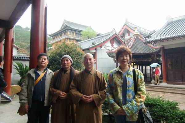 台湾省台中市陈松和等众居士拜访了法大和尚(图5)