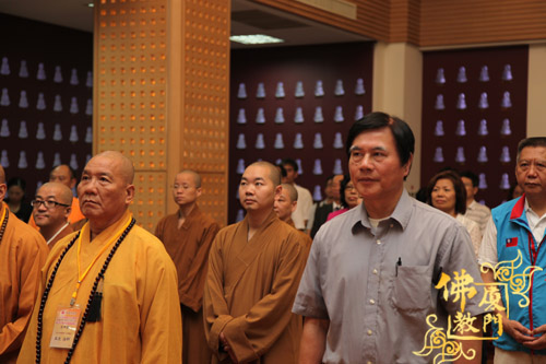 第五届海峡论坛·闽台佛教教育交流研讨会第二坛两岸和平祈福大法会在金门隆重举行(图4)
