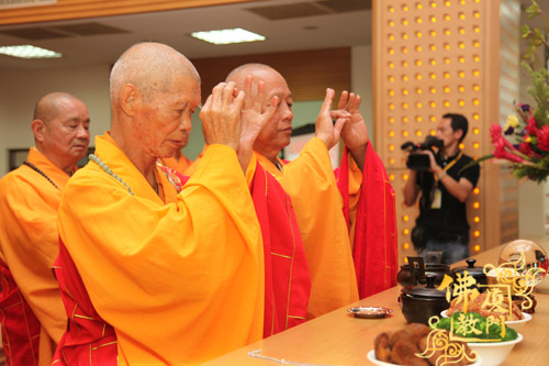 第五届海峡论坛·闽台佛教教育交流研讨会第二坛两岸和平祈福大法会在金门隆重举行(图11)