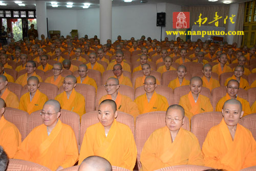 闽南佛学院隆重举行第十三届本科暨第七届预科毕业典礼(图22) 闽南佛学院隆重举行第十三届本科暨第七届预科毕业典礼(图22)