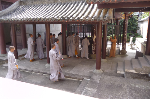 杭州佛学院师生到能仁寺参学(图4)