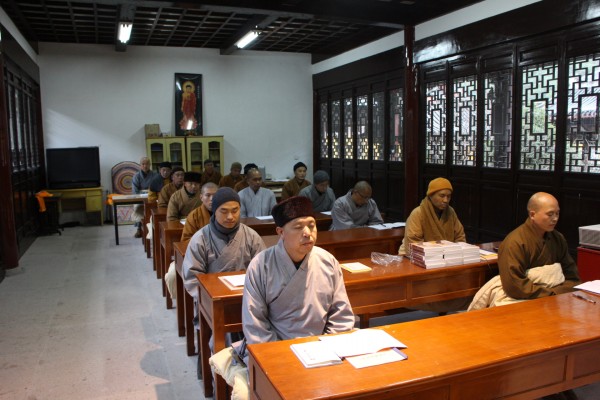 雁荡山能仁寺常住宗廷法师在能仁养正院继续开讲《大乘五蕴论》(图5)