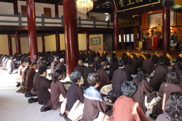 温州雁荡山能仁寺隆重举行观音七法会，闽南佛学院照愿法师开讲《观世音菩萨普门品》(图2)