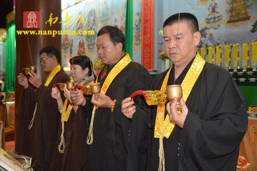 厦门南普陀寺水陆大斋胜会内坛举行发符、悬幡仪式(图11) 厦门南普陀寺水陆大斋胜会内坛举行发符、悬幡仪式(图11)