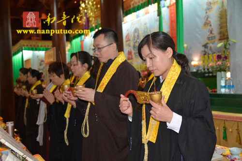 厦门南普陀寺水陆大斋胜会内坛举行发符、悬幡仪式(图12) 厦门南普陀寺水陆大斋胜会内坛举行发符、悬幡仪式(图12)