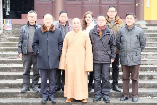 温州市委统战部潘一新副部长陪同世界企业家联合会荣誉主席马津龙教授暨东盟温商联合总会总干事莅临雁荡山能仁寺参观访问(图9)