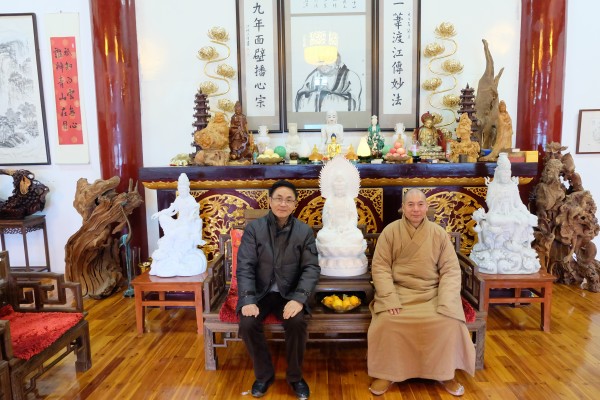 温州市委统战部潘一新副部长陪同世界企业家联合会荣誉主席马津龙教授暨东盟温商联合总会总干事莅临雁荡山能仁寺参观访问(图11)