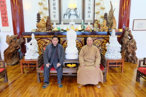 温州市委统战部潘一新副部长陪同世界企业家联合会荣誉主席马津龙教授暨东盟温商联合总会总干事莅临雁荡山能仁寺参观访问(图12)
