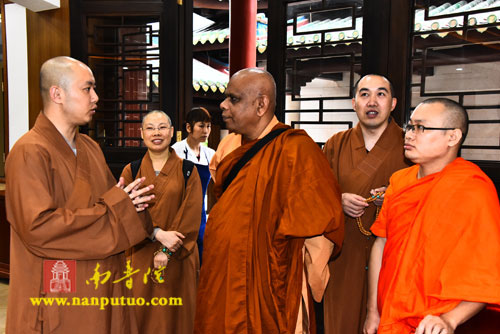 斯里兰卡佛教学与巴利语大学校长一行,到南普陀寺.闽南佛学院参观座谈(图7)