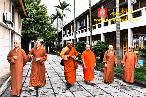 斯里兰卡佛教学与巴利语大学校长一行,到南普陀寺.闽南佛学院参观座谈(图10)