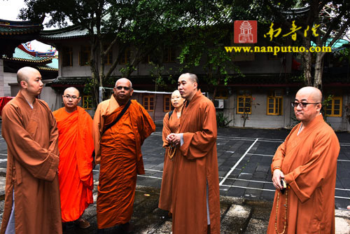 斯里兰卡佛教学与巴利语大学校长一行,到南普陀寺.闽南佛学院参观座谈(图9)