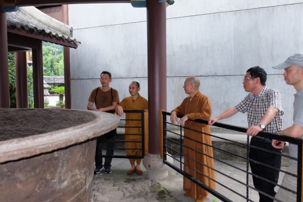 中央电视台大型人文电视片《怀素与雁荡山》总撰稿辛国强一行到能仁寺参访(图7)