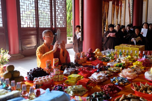 佛欢喜日雁荡山能仁寺隆重举行盂兰盆法会(图2)