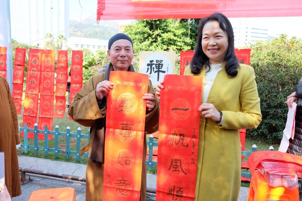 乐清市佛协组织部分法师为乐清市民送春节祝福活动(图13)
