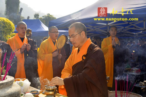 思亲报恩，祭奠先贤——南普陀寺、闽南佛学院举行清明扫塔上供祭祖法会(图8)