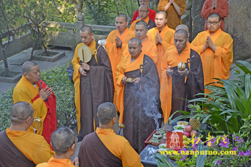 思亲报恩，祭奠先贤——南普陀寺、闽南佛学院举行清明扫塔上供祭祖法会(图13)