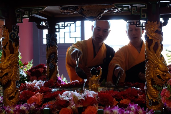 丁酉年四月初八，雁荡山能仁寺举行盛大的浴佛节法会(图12)