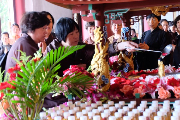 雁荡山能仁寺举行盛大的浴佛节法会(图32)
