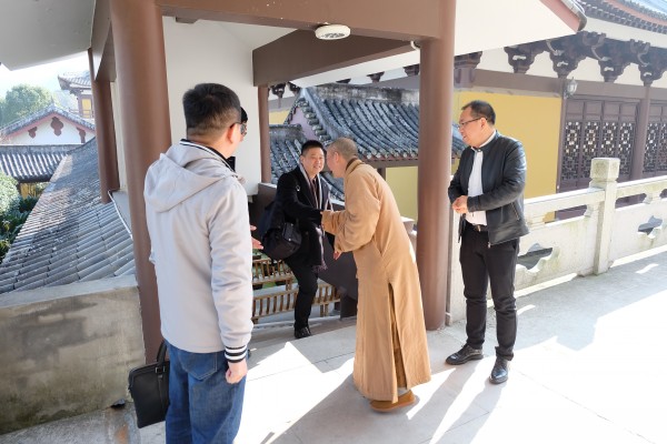 温州市民族宗教事务局马建新副局长一行来雁荡山能仁寺新年慰问(图3)