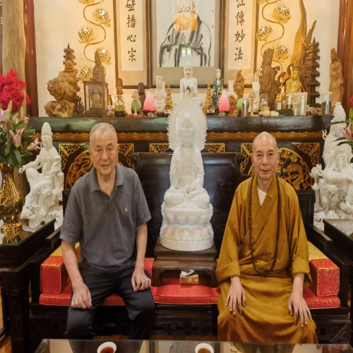 原温州市市长钱兴中来雁荡山能仁寺参观