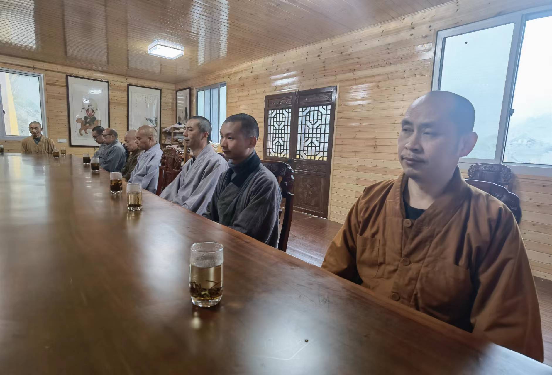 雁荡山能仁寺僧众深入学习贯彻全国两会精神(图6)