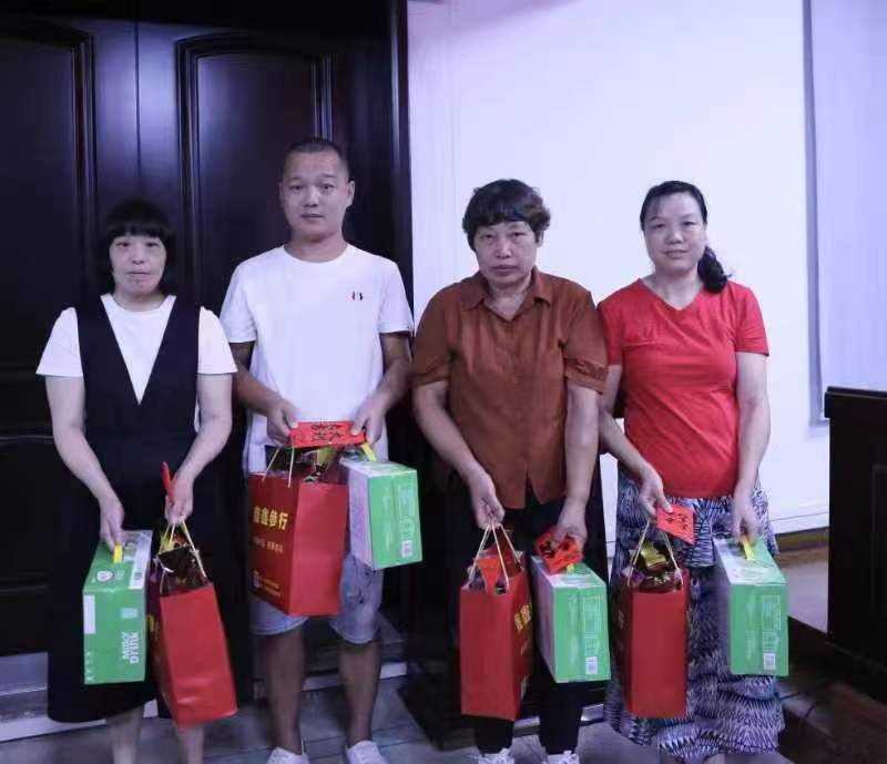 乐清能仁爱心群暑期开展“慈善扶贫助学”慰问活动(图4)